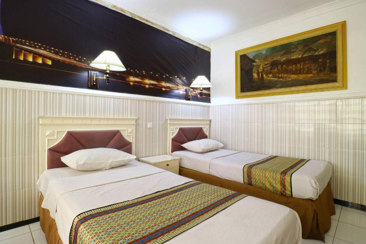 Hotel Tanjung Surabaya Esterno foto