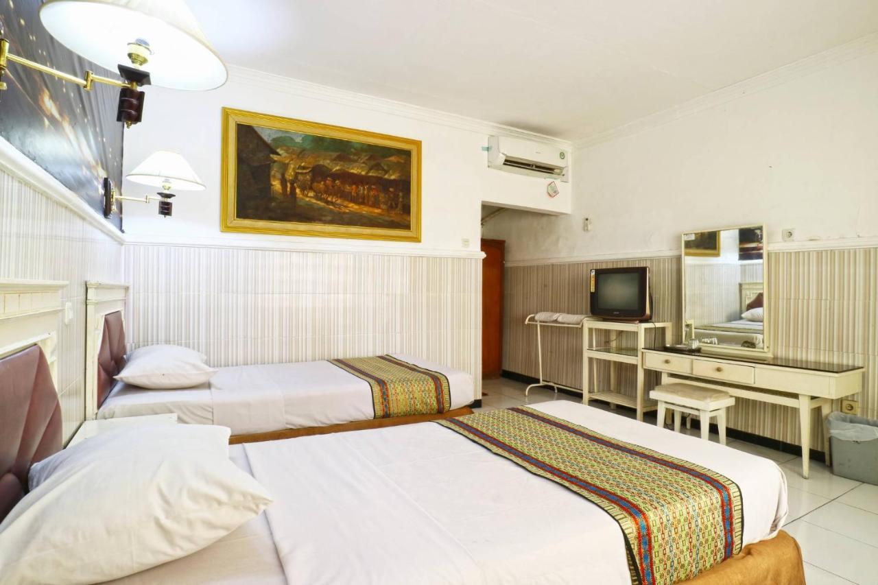 Hotel Tanjung Surabaya Esterno foto
