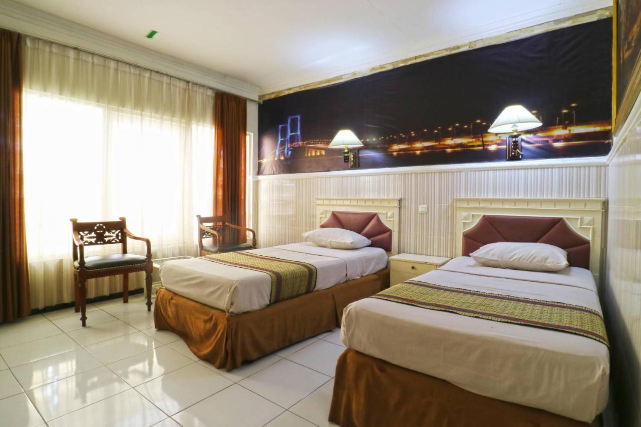 Hotel Tanjung Surabaya Esterno foto