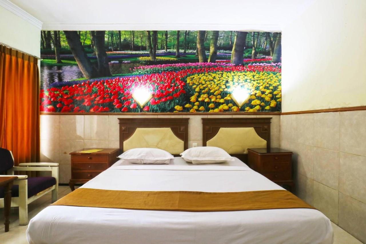 Hotel Tanjung Surabaya Esterno foto