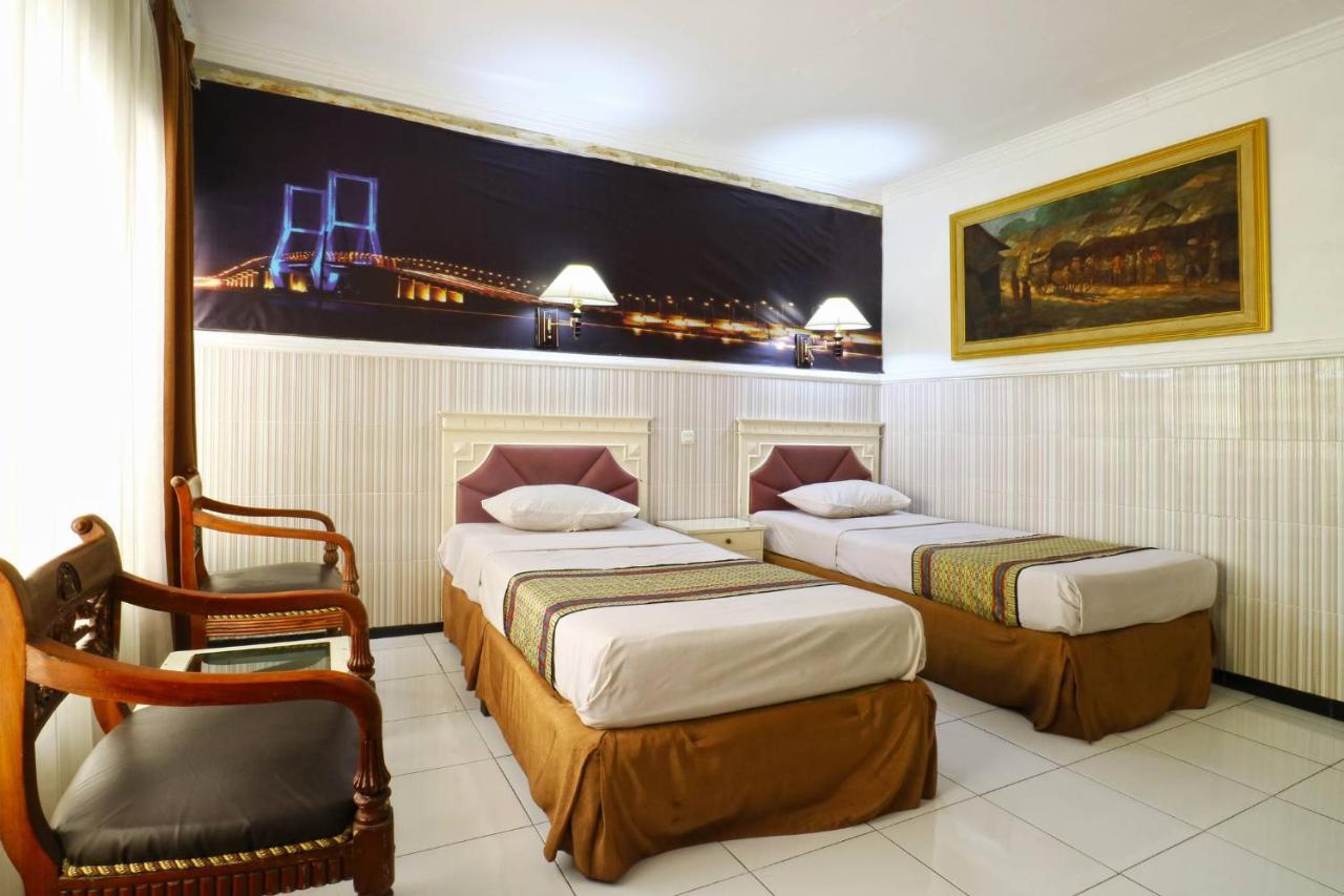 Hotel Tanjung Surabaya Esterno foto