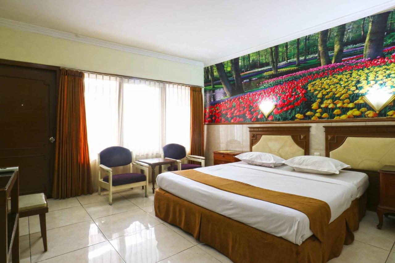 Hotel Tanjung Surabaya Esterno foto